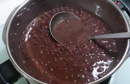 这4种食物，就是无副作用的天然安眠药（附黑糖红豆糙米浆食谱）