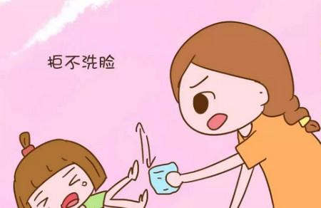 每次给两岁孩子洗脸都像杀猪一样，这样做轻松搞定家里的小破孩！