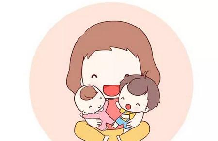 大宝总在抢小宝的，就连母乳都不放过