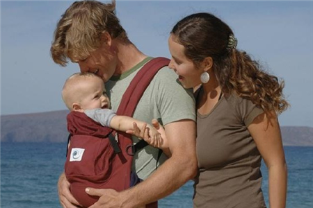 几个月宝宝可以用背带