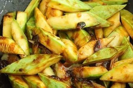 下饭担当：酱焖西葫芦的做法