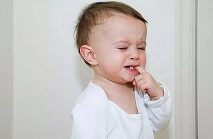 这样给宝宝刷牙=提前省钱，别等一口黑牙时哭晕在厕所！
