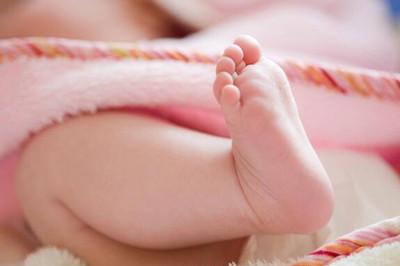 儿童脚崴了怎么办