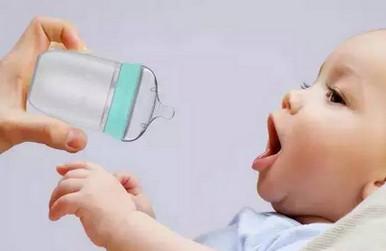 选奶瓶要看这些标准，宝宝不吃奶瓶试试这样做