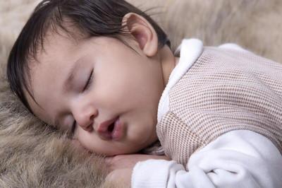 如何纠正孩子张嘴睡觉