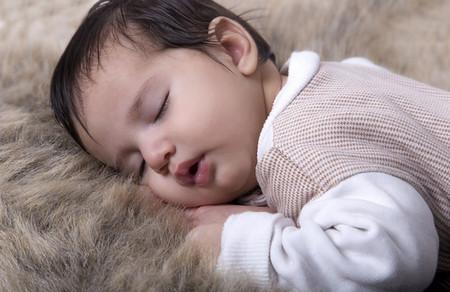 宝宝张嘴睡觉正常吗？5大原因导致