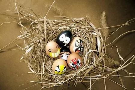 鸡蛋壳手工制作图片：鸡蛋壳不要扔，用它来培养孩子的创造力！