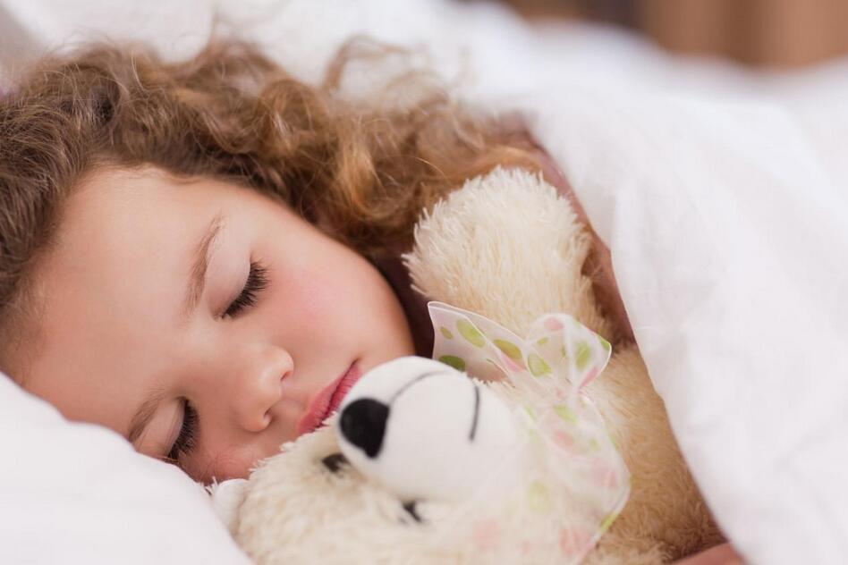 宝宝冬天睡觉脸红怎么回事