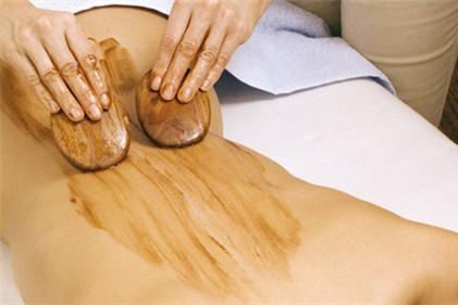 背部刮痧的方法图解