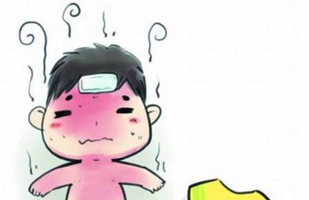 宝宝发烧，送医院前家长可以做什么？