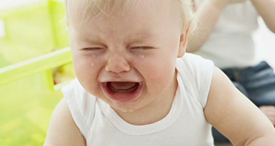 孩子摔倒扶不扶？