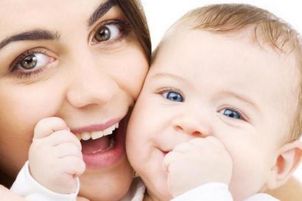 宝宝虽然还不会说话，但是生病之前是有特殊表现可以提前判断的