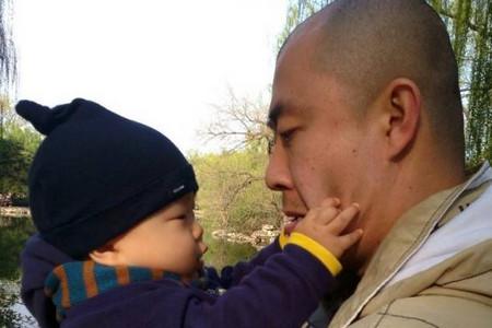 打造宝宝完美头型，跟扁头偏头说拜拜