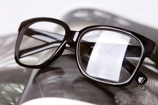 防辐射眼镜什么牌子好