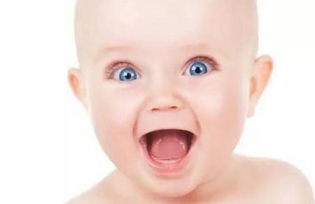 想知道宝宝的智商高不高，就看眼睛和耳朵，占有一个就是高智商