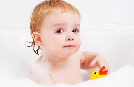 宝宝洗澡着凉，都是因为你忽略了这5个细节（内附不能洗澡的6种情况）