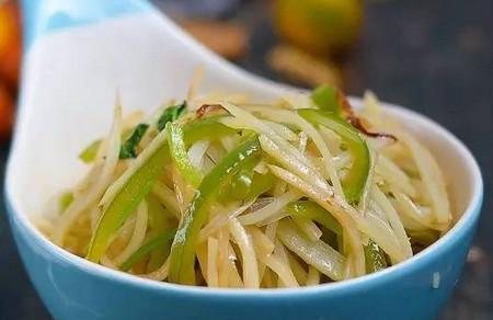 青椒土豆絲怎么做好吃 土豆絲，脆脆的那種，喜歡嗎？