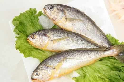 孩子吃什么鱼好?清蒸黄花鱼的做法!