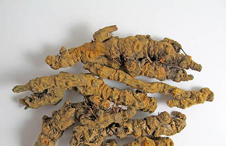 伊利奶粉喝出线头?代理商：赔偿两桶奶粉