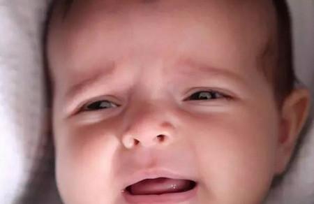 小宝宝黄疸到底怎么办？这几个错误方法90%的家长都用过！