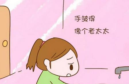 孩子爱干净每天这样洗手，两周后小手皱得像个老太太