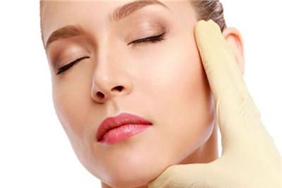 右脸颊长痘的原因及调理方法