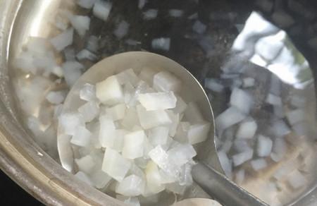 冬季这样吃萝卜，解决宝宝便秘与食积