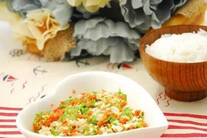胡萝卜包菜虾仁豆腐配软饭怎么做 随便做都能很好吃