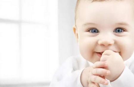 宝宝为什么那么爱吃手？麻麻很捉急！现在终于知道了！