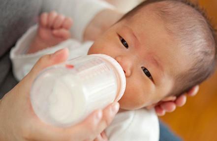 母乳夜奶会导致蛀牙吗？