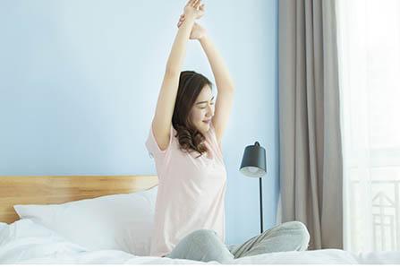 给宝宝带银手镯的危害