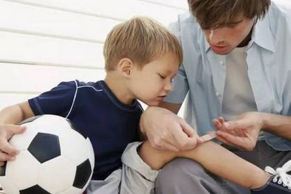 宝宝擦伤了，千万不要这样用创口贴！