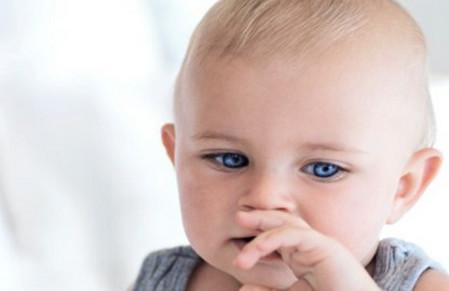 孩子生病了，听老人的还是听医生的？