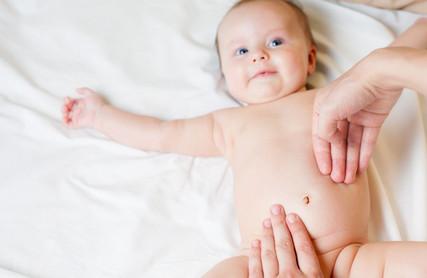 母乳宝宝好几天不便便，这到底正不正常？