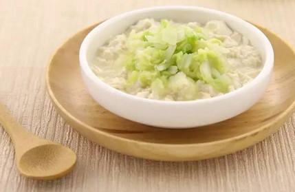 大白菜拌豆腐的做法 缓解宝宝积食的良方！