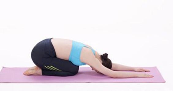 孕早期瑜伽—英雄式合掌