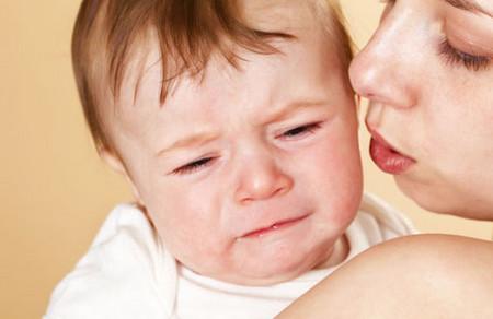 宝宝晚上容易哭闹，这5个原因你知道吗？