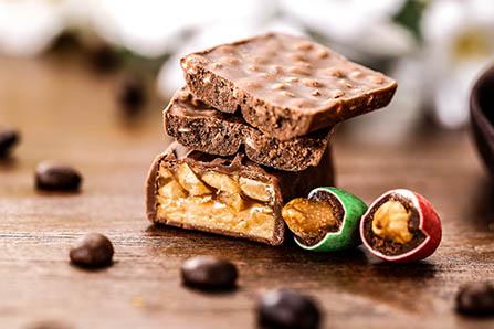 月嫂晚上带孩子吗