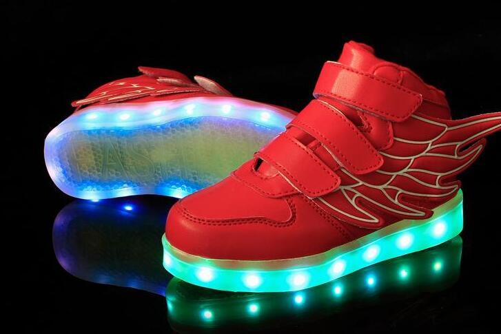 宝宝闪灯鞋的危害是什么