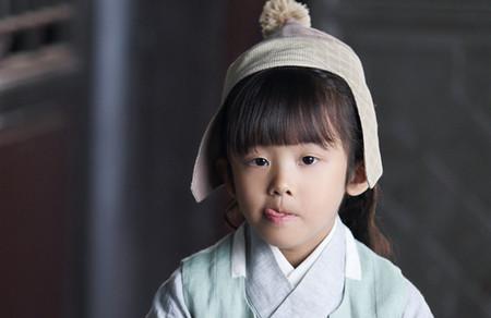 你在看《桃花》，别人却在学育儿