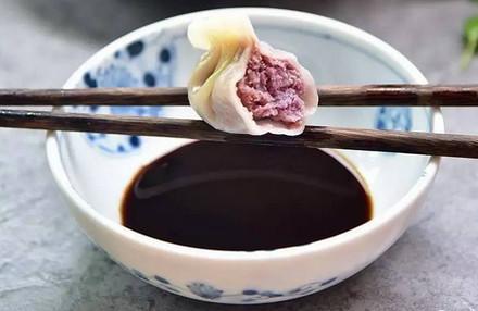 紫椰菜猪肉水饺怎么做 这菜用来调饺子馅，味道不一般