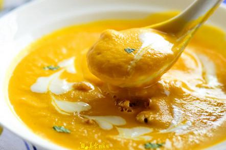 宝宝辅食：胡萝卜+南瓜蔬菜米粉蛋黄泥