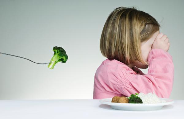 孩子挑食不吃饭？还不都是你惯的！