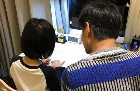 林志颖家的Kimi也是左撇子？关于左撇子你必须要知道的3个真相