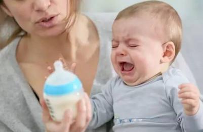 孩子误食有毒物质，该如何正确催吐？