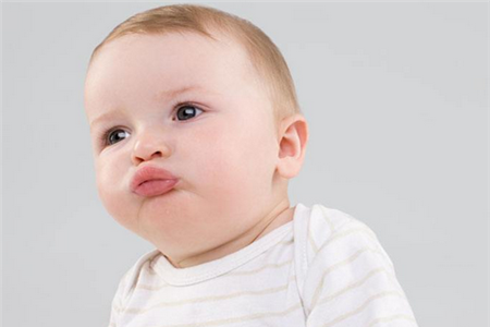 耳朵总是响怎么回事