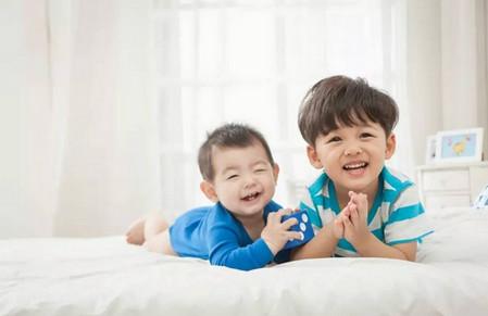 尴尬！宝宝总把“屎屁尿”挂在嘴边，如何面对孩子的重口味？