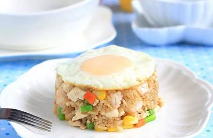 宝宝只吃肉不吃菜？只需五分钟，学会这三款炒饭轻松搞定！