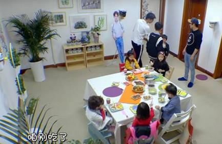 你真的愿意，把自家孩子交给小鲜肉们照顾吗？