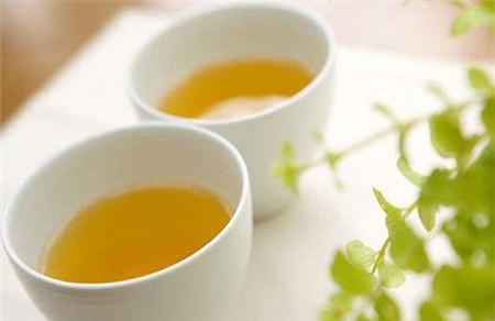 唇周边长痘喝什么茶